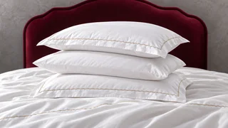 Lenjerie bumbac 100% 500 CT, perne suprapuse, vedere frontală